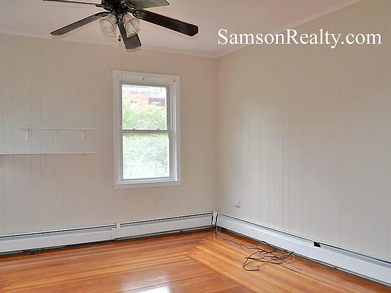 131 Benevolent St — Photo 14