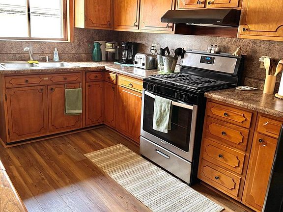 5th image of 533 Grayton Rd