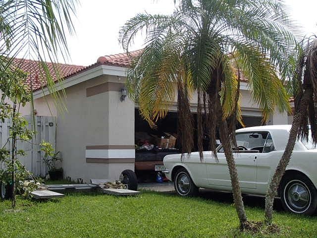 1st image of 1372 NW 129th Ter