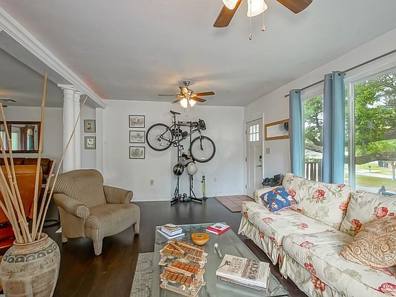 5th image of 2470 Prentiss Ave