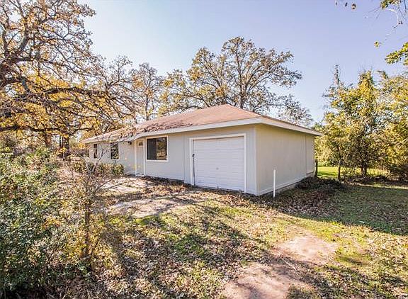 3rd image of 136 Shadow Oak Dr