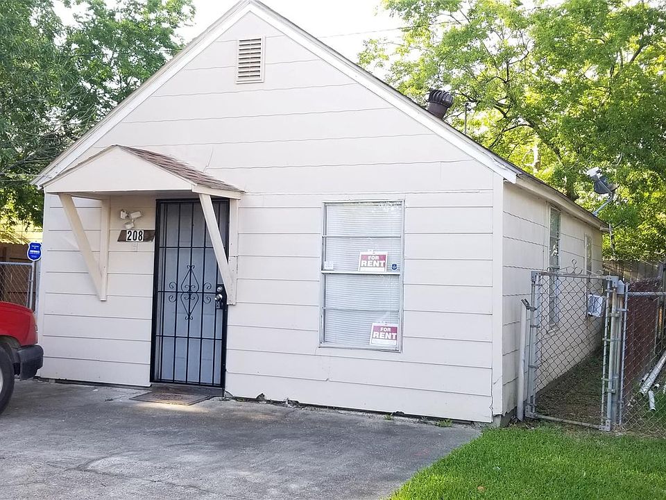 1st image of 208 Park St