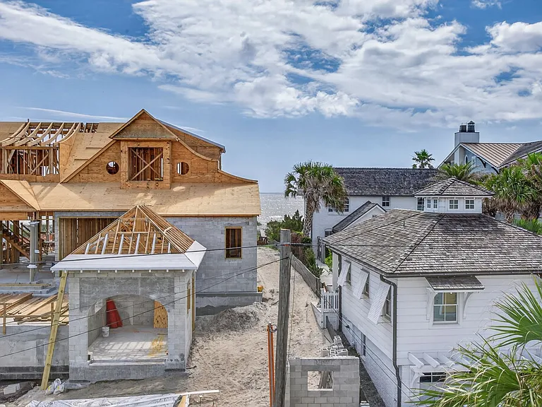 1766 Beach Ave — Photo 32