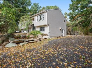51 Mountaindale Rd, Smithfield, RI 02917