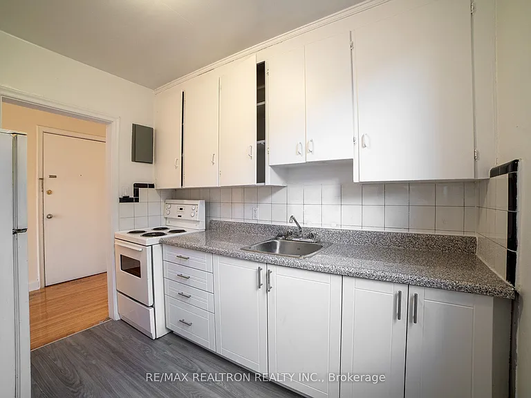 2309 Lake Shore Blvd W #407 — Photo 8