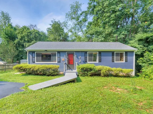 1433 Orchard Dr, Crozet, VA 22932