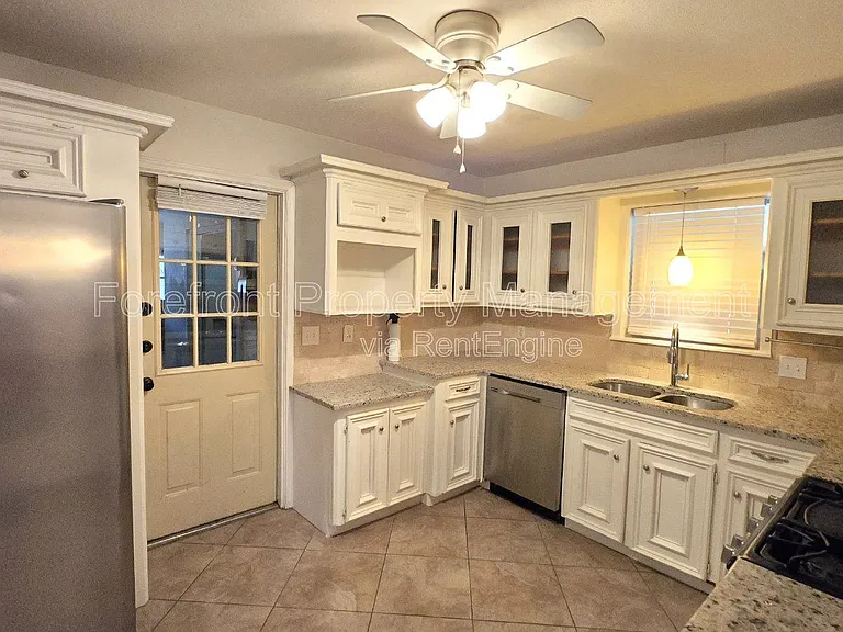 7609 Linkside St — Photo 17