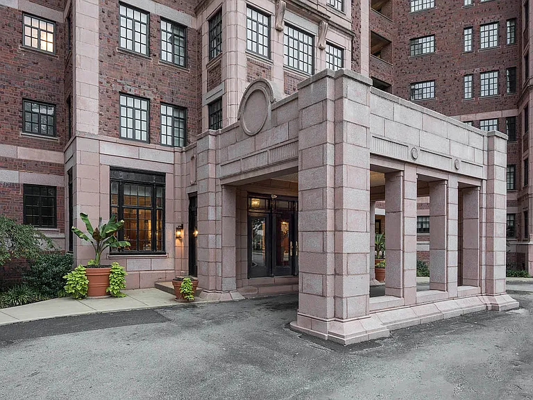 Alden Park Luxury Apartments — Photo 24