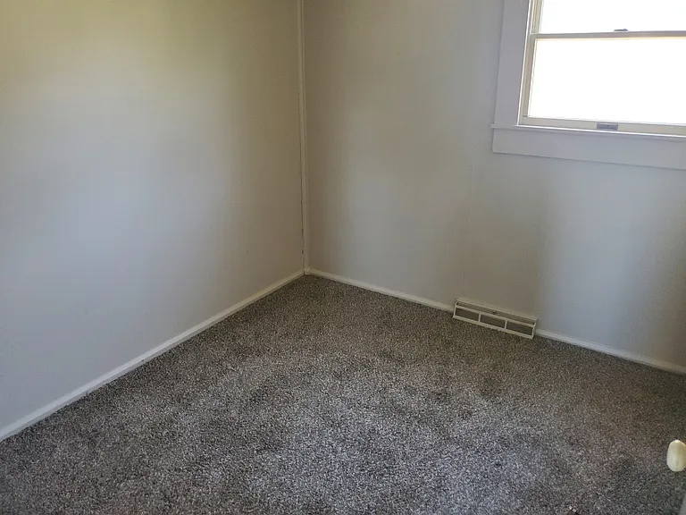 2102 S Scott St — Photo 4