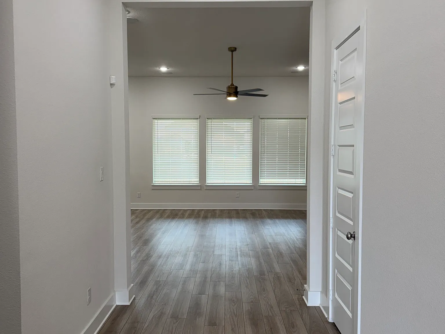 4 bed, 2765 sqft, $2,800 — Photo 4