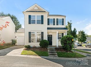 8424 Spirea Ct, Charlotte, NC 28215