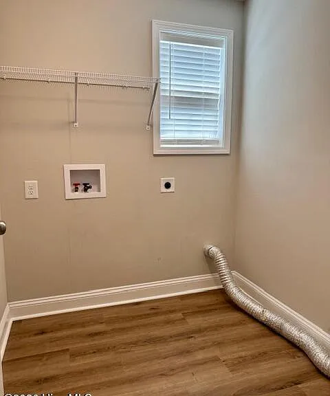 1050 W Indiana Ave — Photo 18