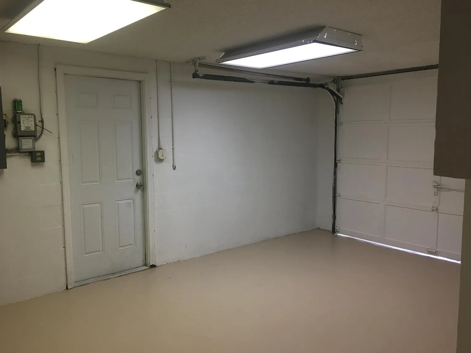 5802 Greenwood Way — Photo 3