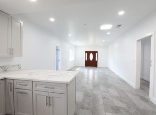 116 N Heliotrope Ave, Monrovia, CA 91016