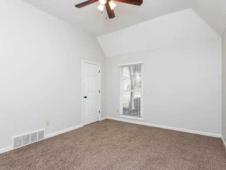8679 Old Post Rd — Photo 11