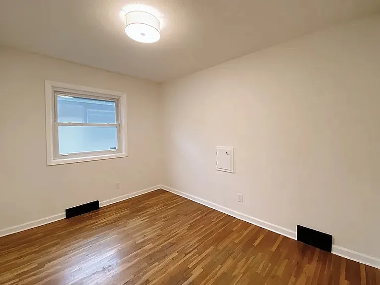 3046 Buchanan St NE — Photo 17