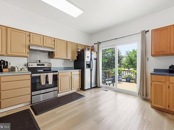 4th image of 103 Toll House Ct