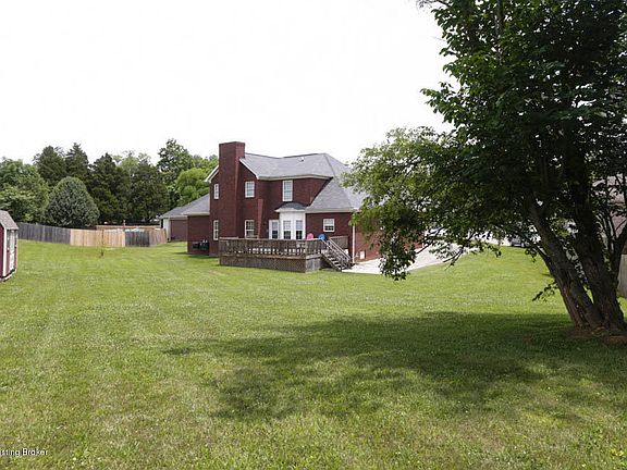 4th image of 216 Mills Ct