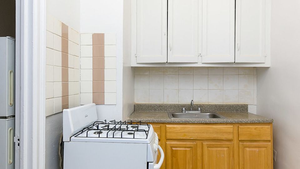 2nd image of 148 Hancock St APT 5C