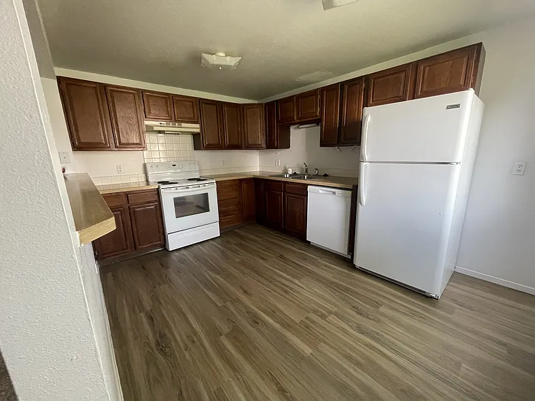 116 Sunset Dr #10 — Photo 2