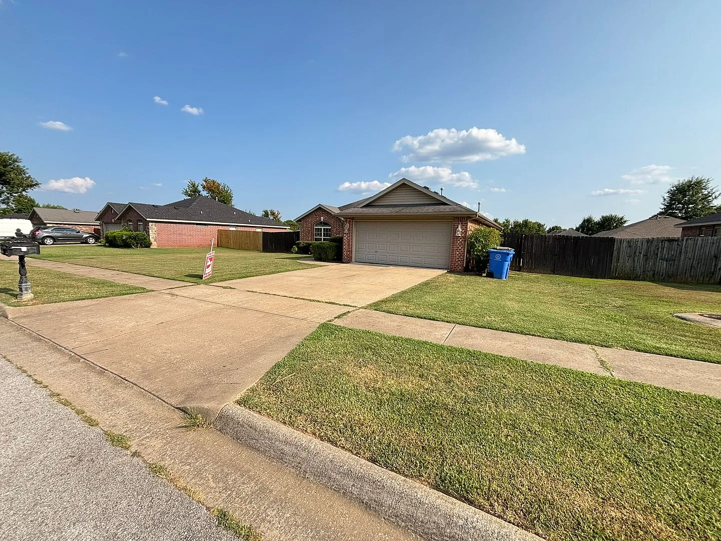 Ready Now! Your Future Home In Clabber Creek! Lawn Maintenance Included! — Photo 2