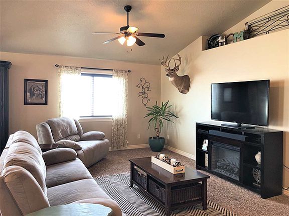 3rd image of 213 Hams Fork Dr