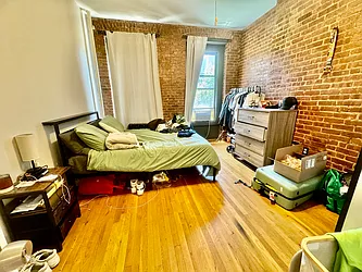 Rented by R New York