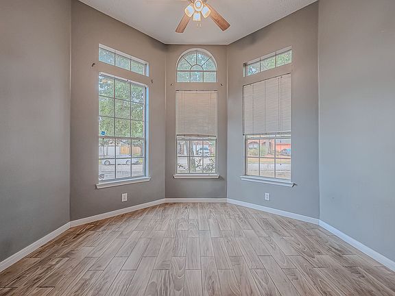 5th image of 3802 Woodlace Dr