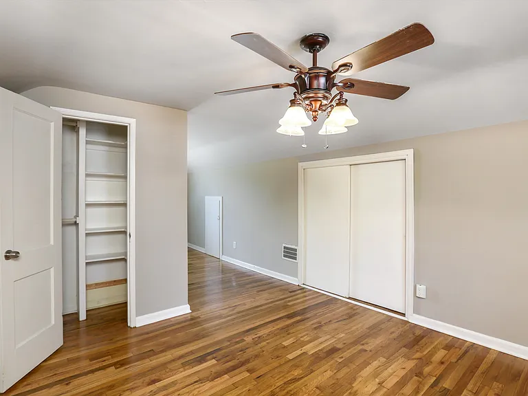 120 N Rembrandt Ave — Photo 13