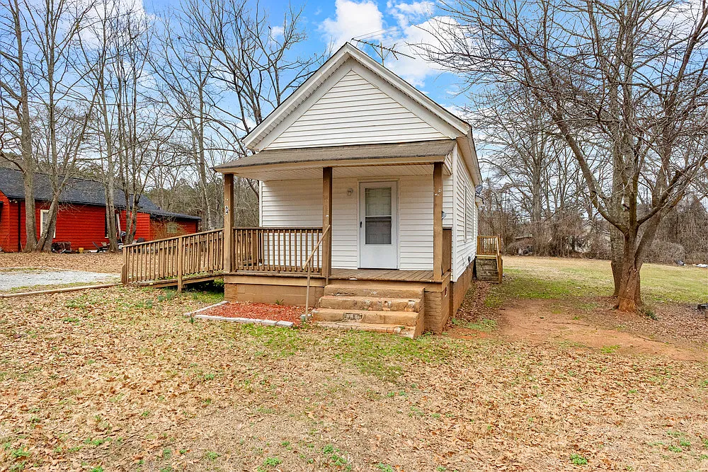 64 E Jones St — Photo 1