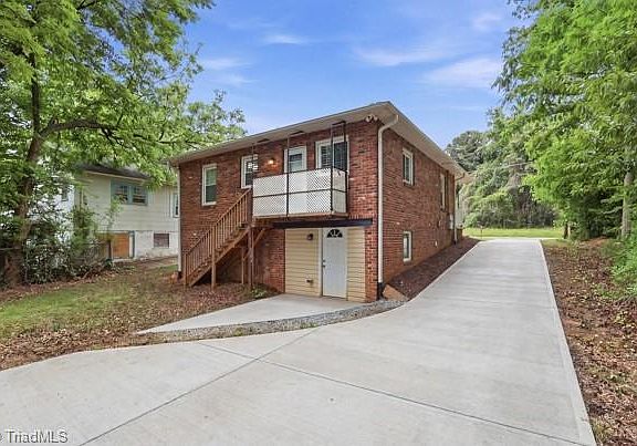 4th image of 504 4th St