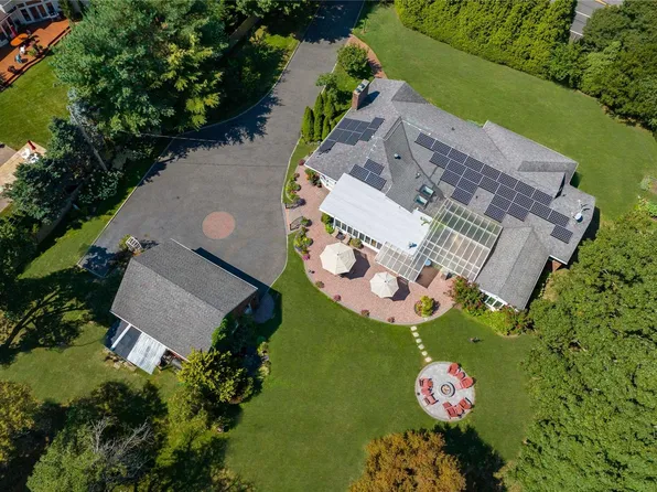 305 Glen Cove Road, Old Westbury, NY 11568