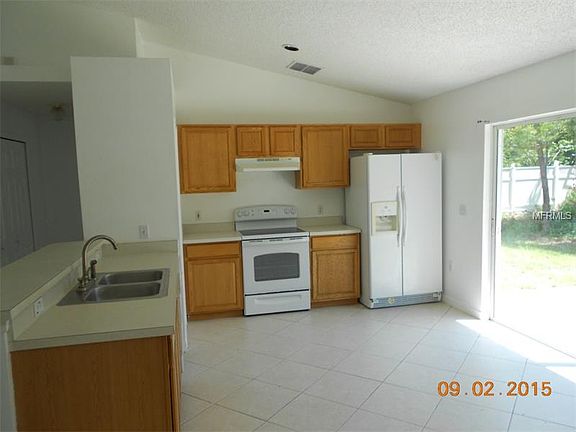 4th image of 541 Antoinette St