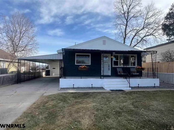 1813 Avenue I, Scottsbluff, NE 69361