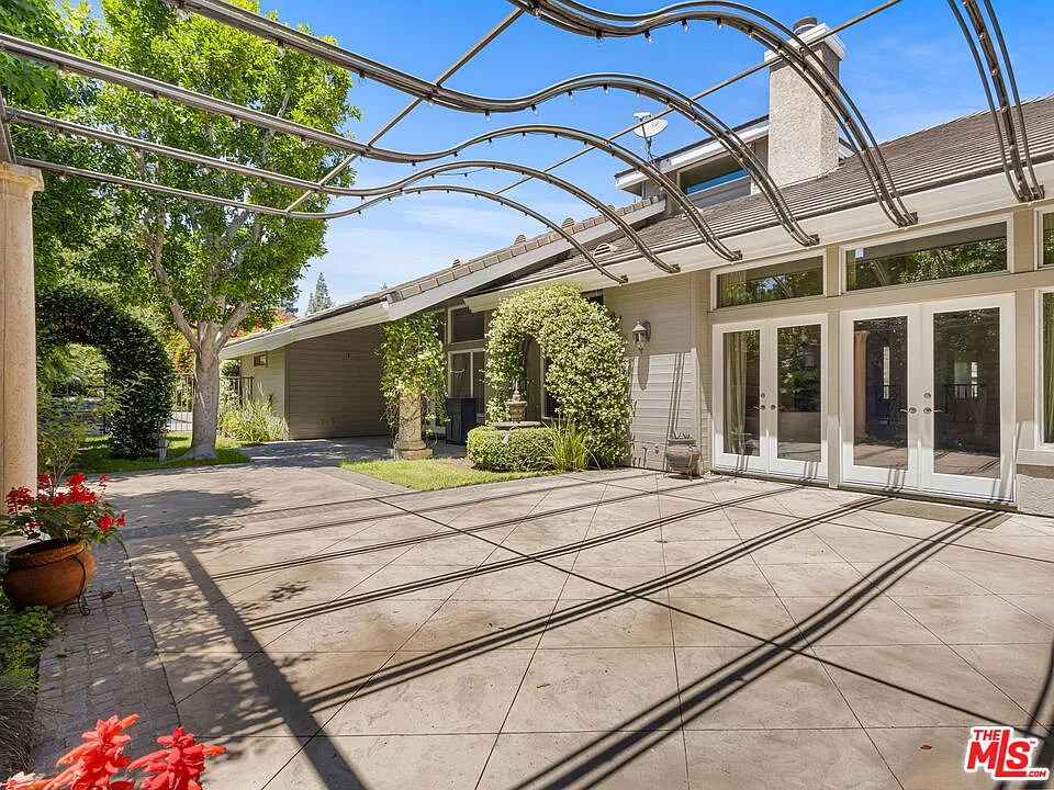 4 bed, 3.5 bath, 4204 sqft, $9,000 — Photo 4