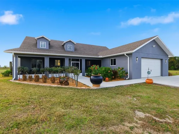 17165 Lake Iola Rd, Dade City, FL 33523