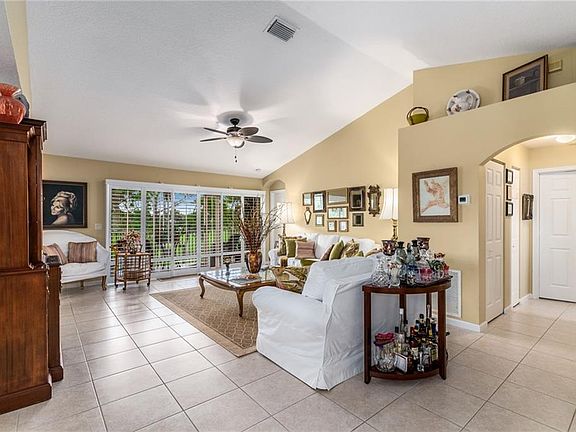 5th image of 1524 SE Prestwick Ln #11-C
