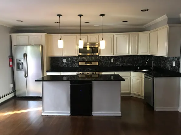 2200 Paterson Plank Rd, North Bergen, NJ 07047