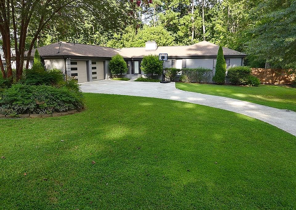 1st image of 2655 Leslie Dr NE
