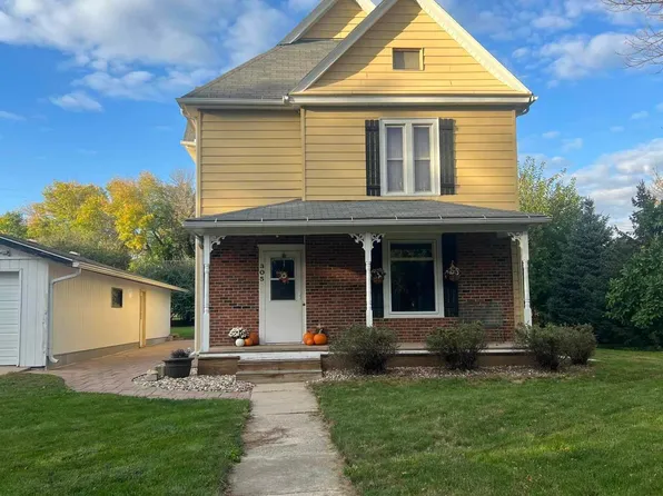 305 E Iowa St, Elmore, MN 56027