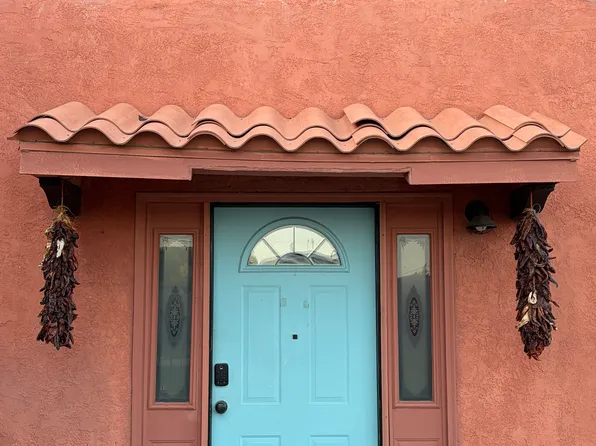 2213 Dora Ave NW, Albuquerque, NM 87104