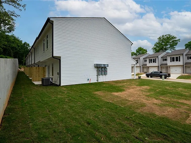 307 Legacy Ln #9 — Photo 14