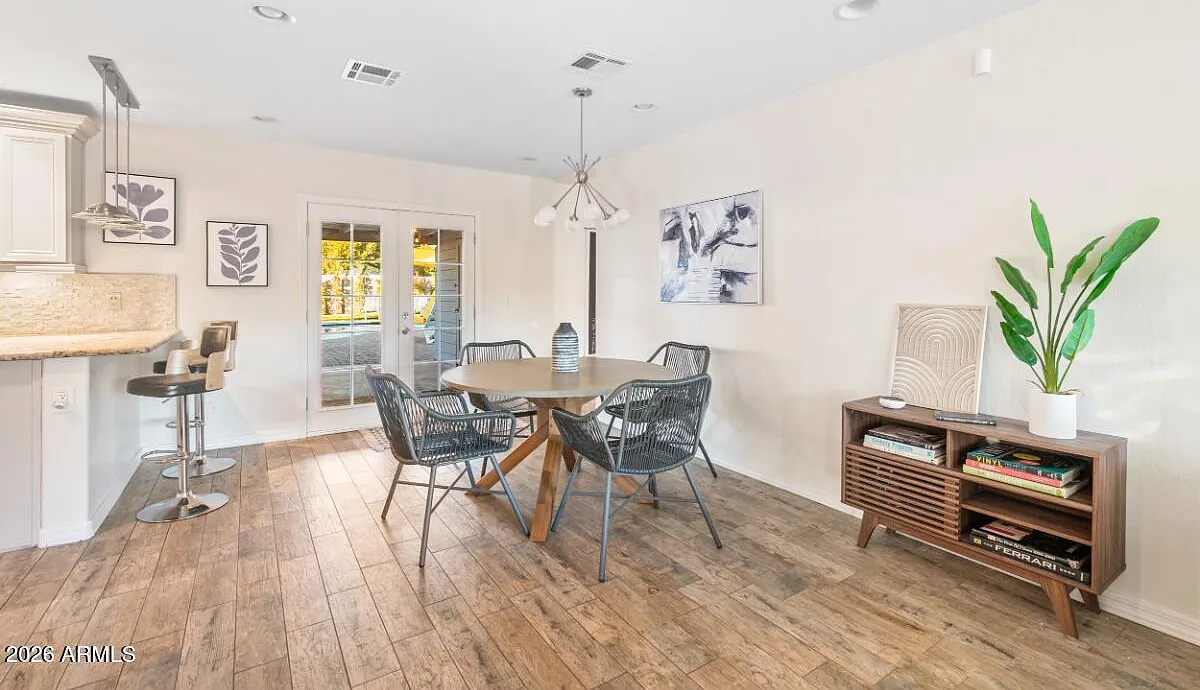 4 bed, 1723 sqft, $4,500 — Photo 3