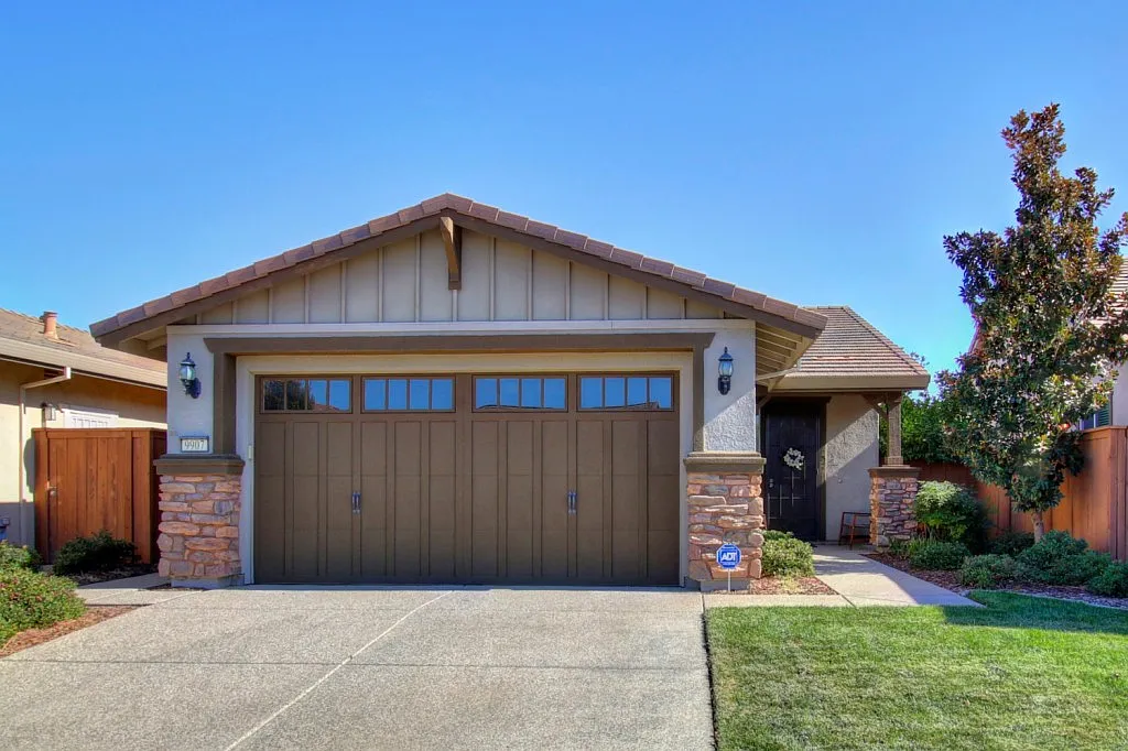 9907 Sheffield Way photo 1