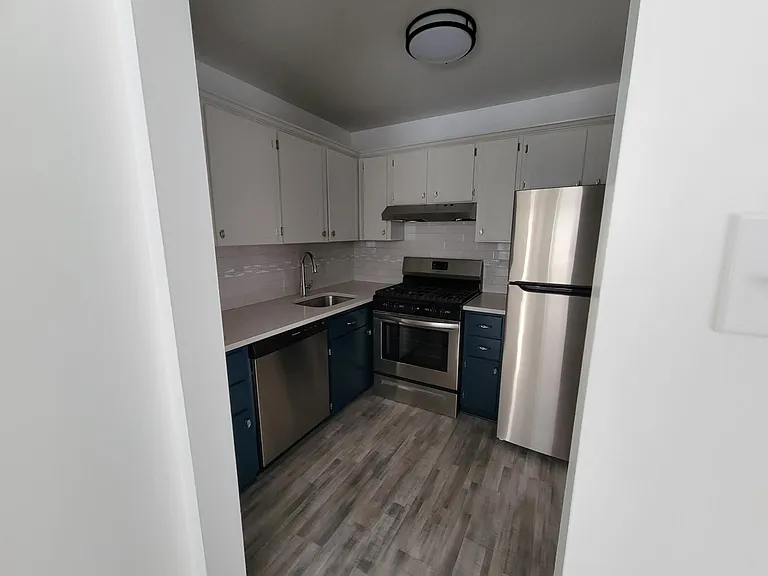 307 Meadowview Ln #307 — Photo 9