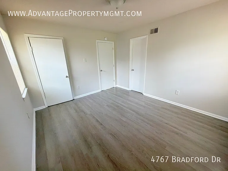 4767 Bradford Dr — Photo 11