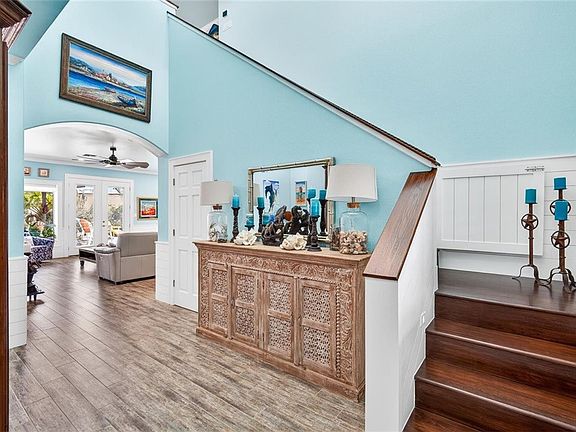 3rd image of 616 Shoreline Cir