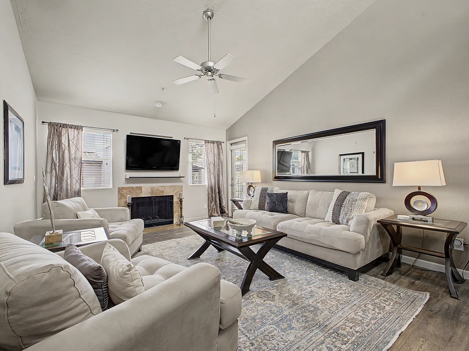 2 bed, 1034 sqft, $2,000 — Photo 1