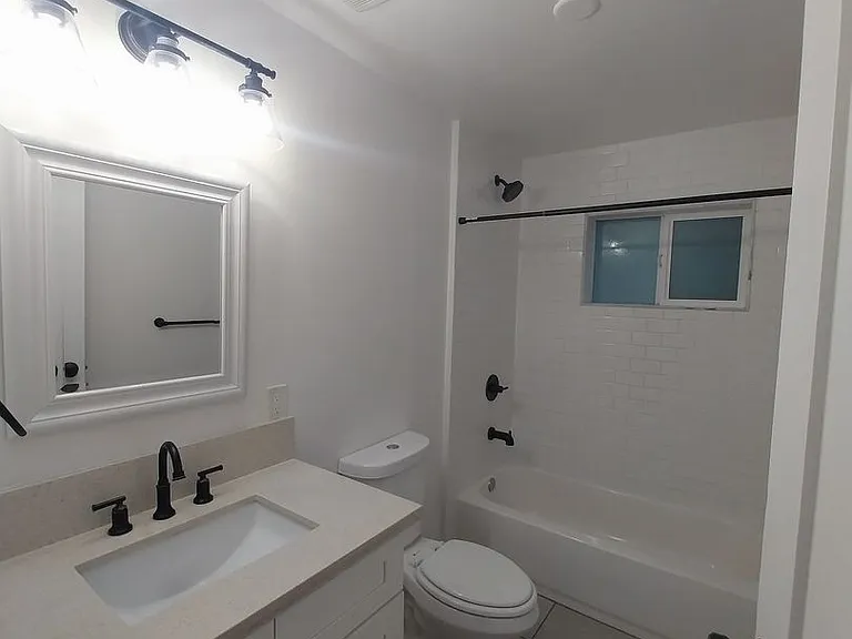 1325-1333 E Ocean Blvd — Photo 14