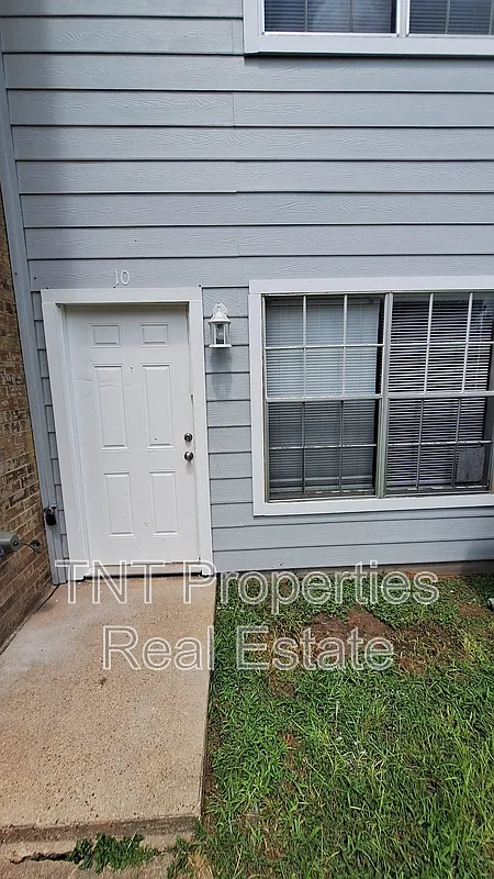2 bed, 1.0 bath, 1044 sqft, $945 — Photo 3